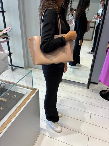 شنطة فالنتينو غارافاني/مقاس سمول-لون نود