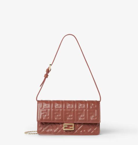 شنطة فندي fendi/باجيت