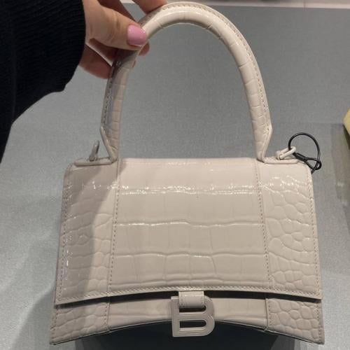 شنطة بالنسياقا