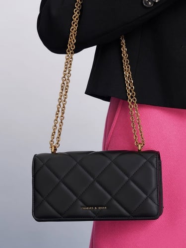 شنطة تشارلز اند كيث