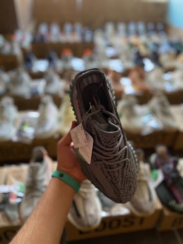 YEEZY BOOST 350 V2 "BELUGA 2.0"