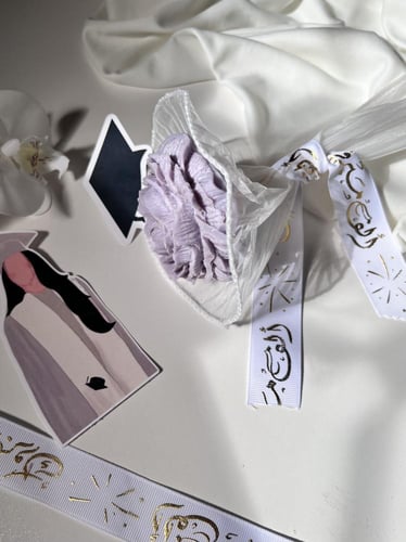 شمعة وردة مع ثيم تخرج