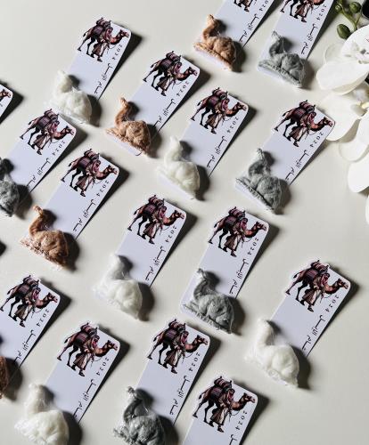 توزيعات ثيم عام الأبل مع شكل الجمل