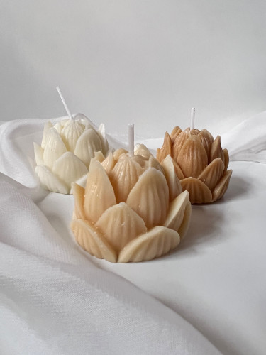 شمعة وردة اللوتس