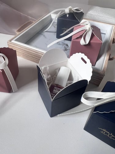 توزيعات العيد مع مناكير