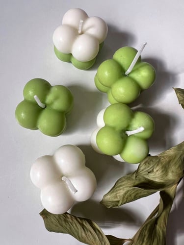 شمع مع ثيم اليوم الوطني