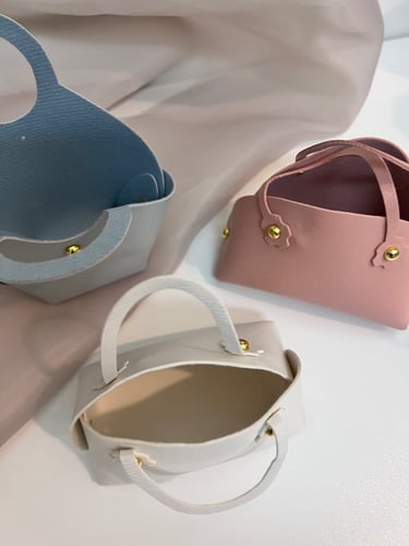 توزيعات شنطه فارغة