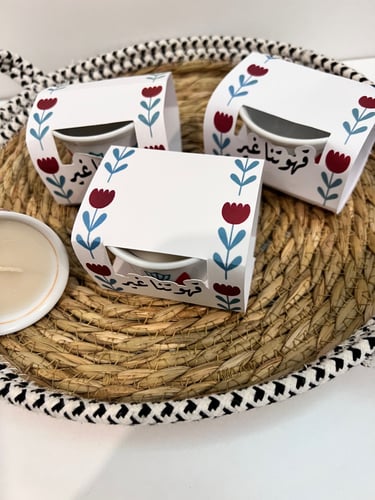 شمعة فنجان القهوه مع ثيم تصميم حسب الطلب