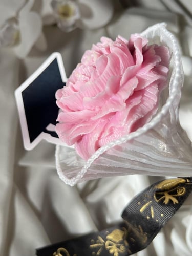 شمعة وردة مع ثيم تخرج