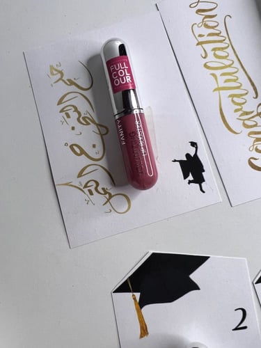 ثيم تخرج مع روج