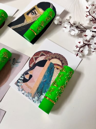 ثيم شعبي مع روج سحري بالاسم