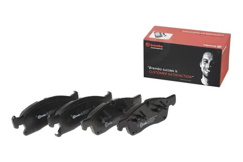 اقمشة (فحمات) امامية بريمبو ل سيارات مرسيدس 2012-2...