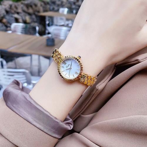 WOMEN WATCH