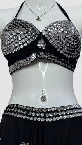 بدلة يلينا للرقص الشرقي ، اللون احمر او اسود من قط...