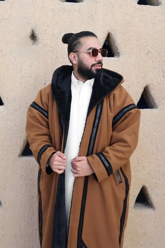 فروة جوخ ملكية بتطريز جلدي فاخر