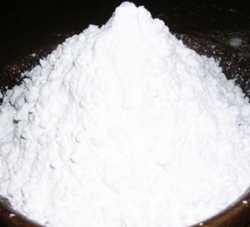 مسحوق شبة بيضاء