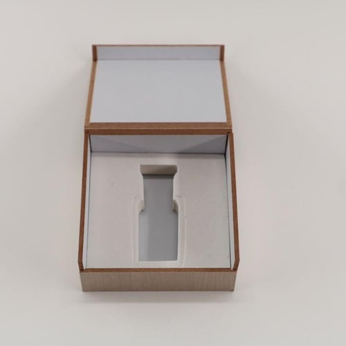 صندوق توضع فيه قارورة الزيوت العطرية بجميع أحجامها...