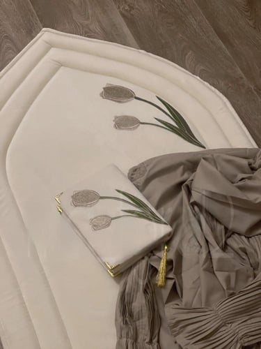 طقم بريق التوليب