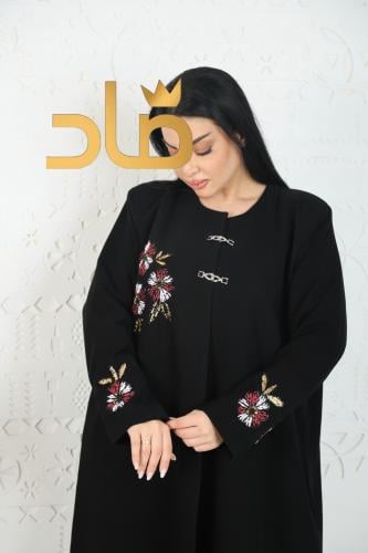 عباية عيد فاخرة بإطلالة أنثوية راقية