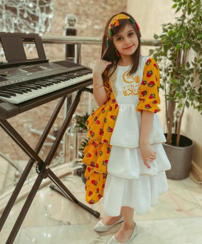 فستان شالكي ابيض مع برتقالي