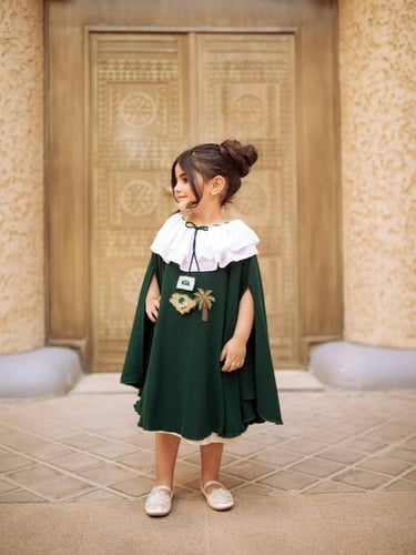 فستان أخضر شعار المملكة