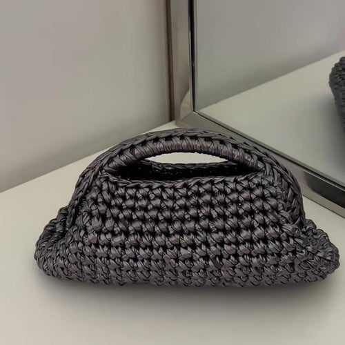 medium gray clutch بمقبض مقوس