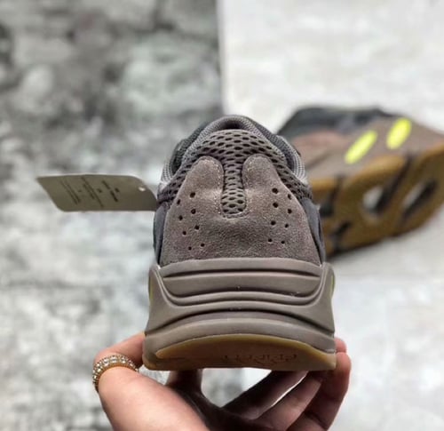 Adidas Yeezy Boost 700 Mauve