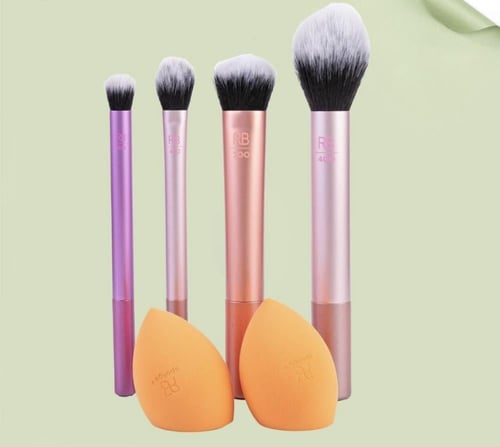 مجموعة فرش مع بيوتي بلندر بديلة ريل تكنك