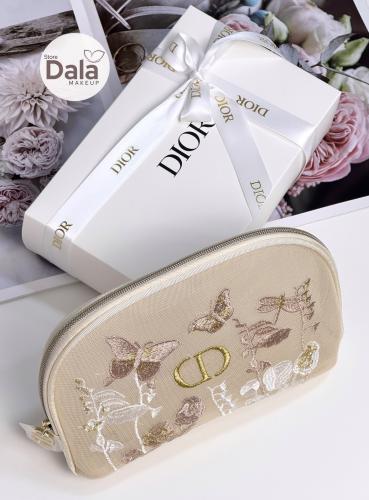 شنطة ديور ( العلامة مايلة فقط )