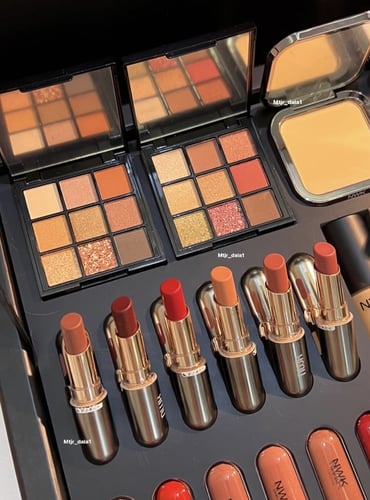 بوكس مكياج بديل كيكو