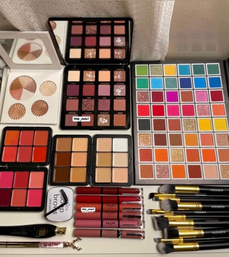 عرض شهر مايو