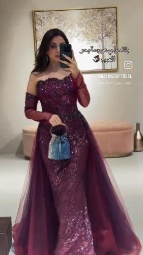 الفستان البورجوندي الساحر