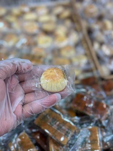 معمول المذاق الرفيع أبيض بحشوة التمر ٢٥٠ جرام