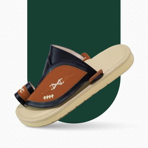 حذاء شرقي مطرز