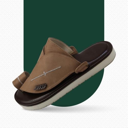 حذاء شرقي مطرز