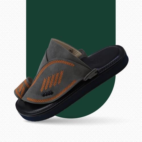 حذاء شرقي مطرز