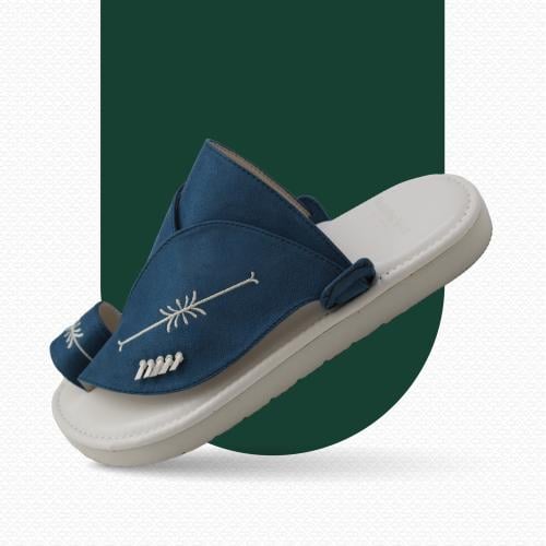 حذاء شرقي مطرز