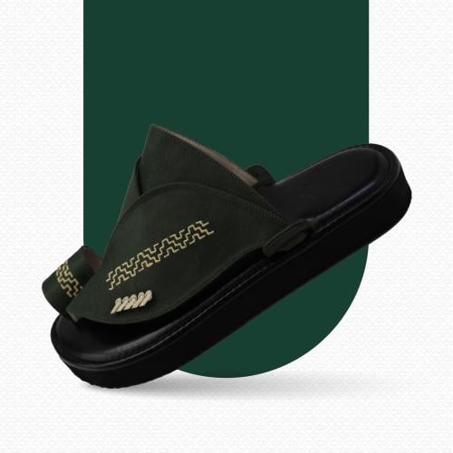 حذاء شرقي مطرز