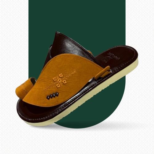 حذاء شرقي مطرز