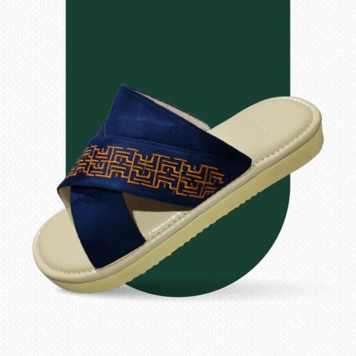 حذاء شرقي مطرز