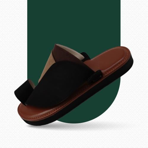 حذاء شرقي مطرز