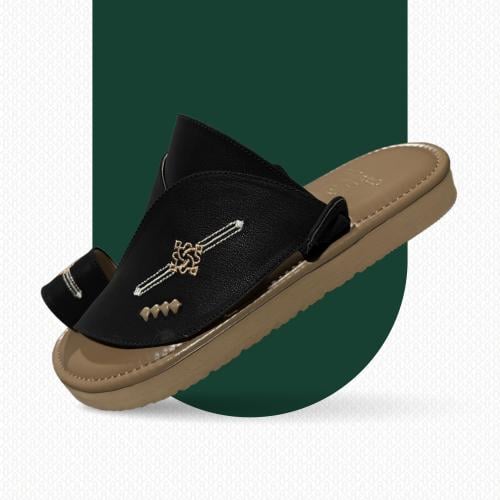 حذاء شرقي مطرز