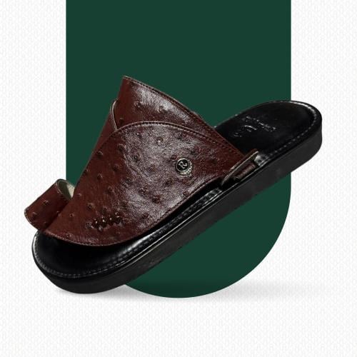 حذاء شرقي مطرز