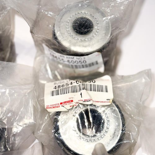 طقم جلب مقصات أمامية أصلية تويوتا لإف جي كروزر وبر...