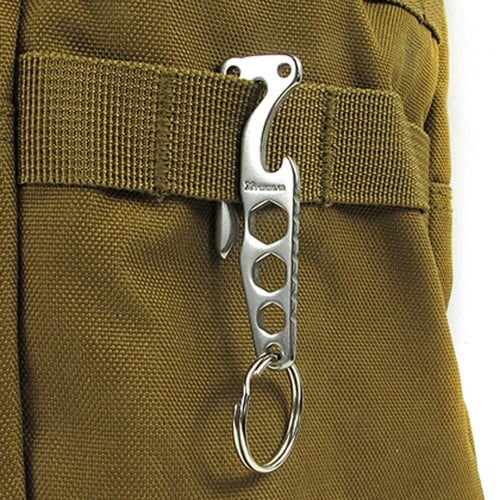 ميدالية مفك براغي ومفك علب الببسي