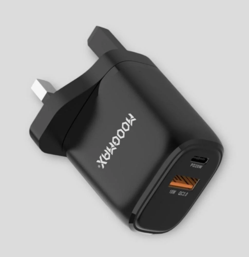 شاحن جداري w38 مدخلين PD+usb اسود MoogMax