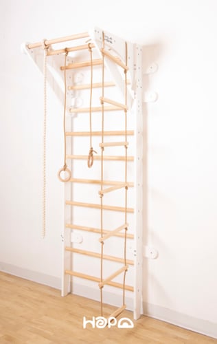 جدارية التسلق الخشبية