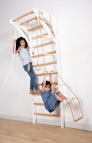 جدارية التسلق الخشبية