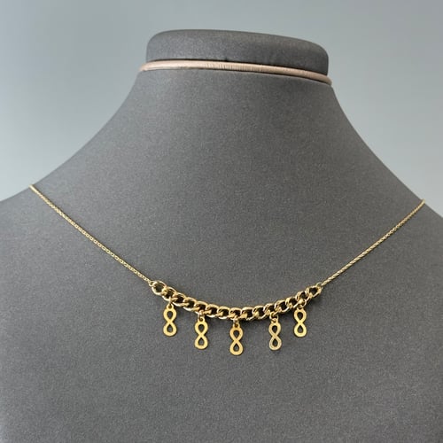 عقد ذهب صافي بتصميم الشوكر مميز وجذاب عيار 18