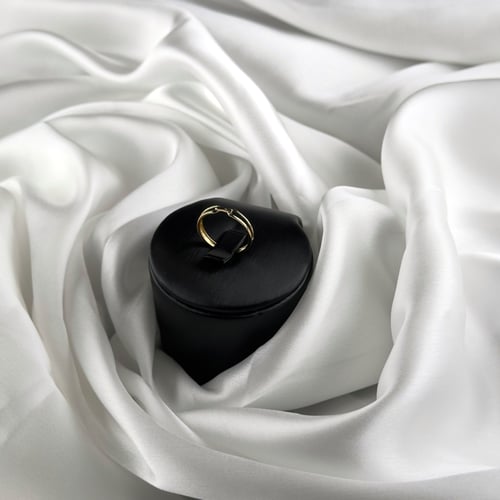 خاتم ذهب بتصميم عصري عيار18